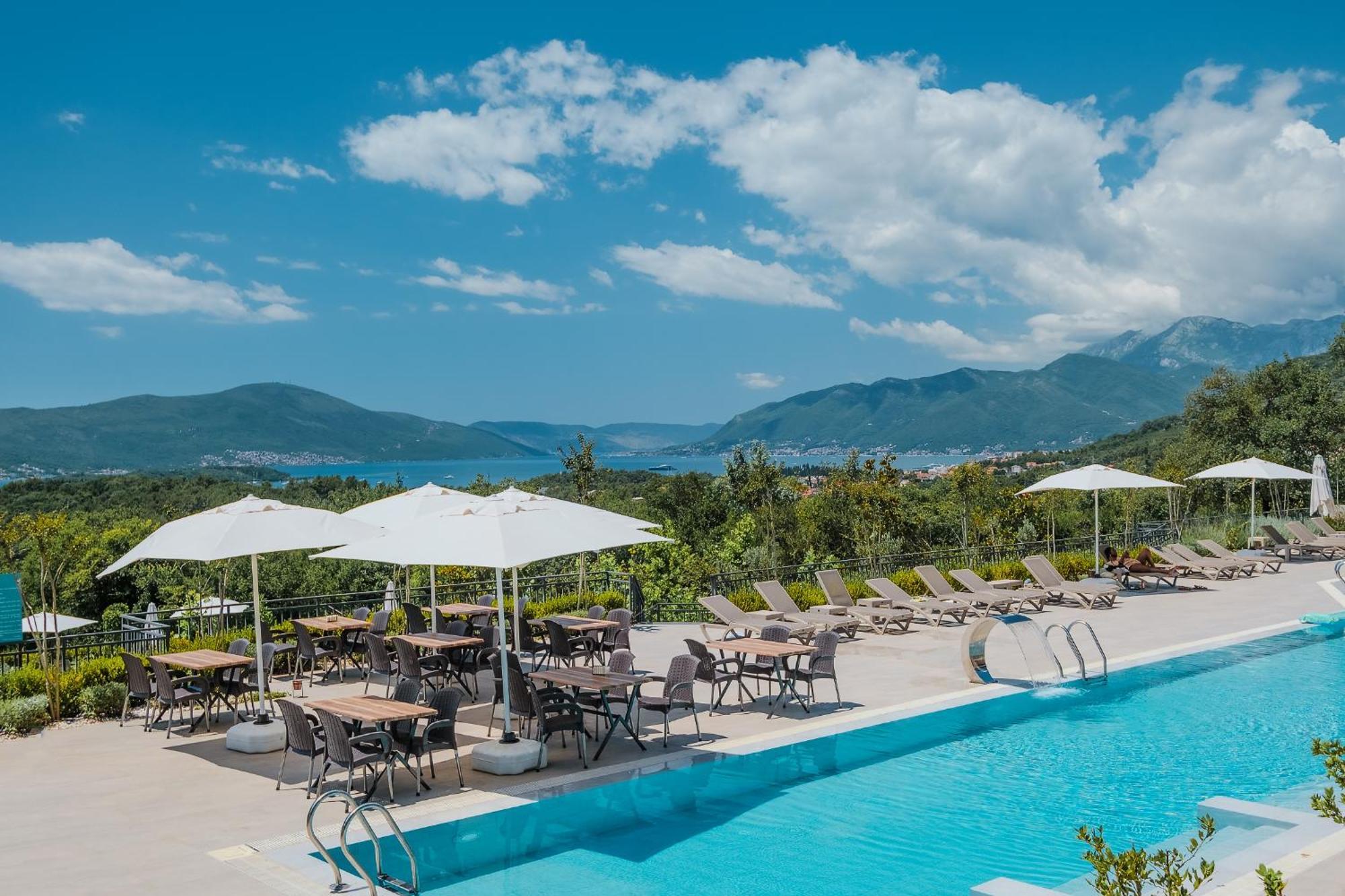 Montenegro Lodge Kavač Extérieur photo View from the hotel