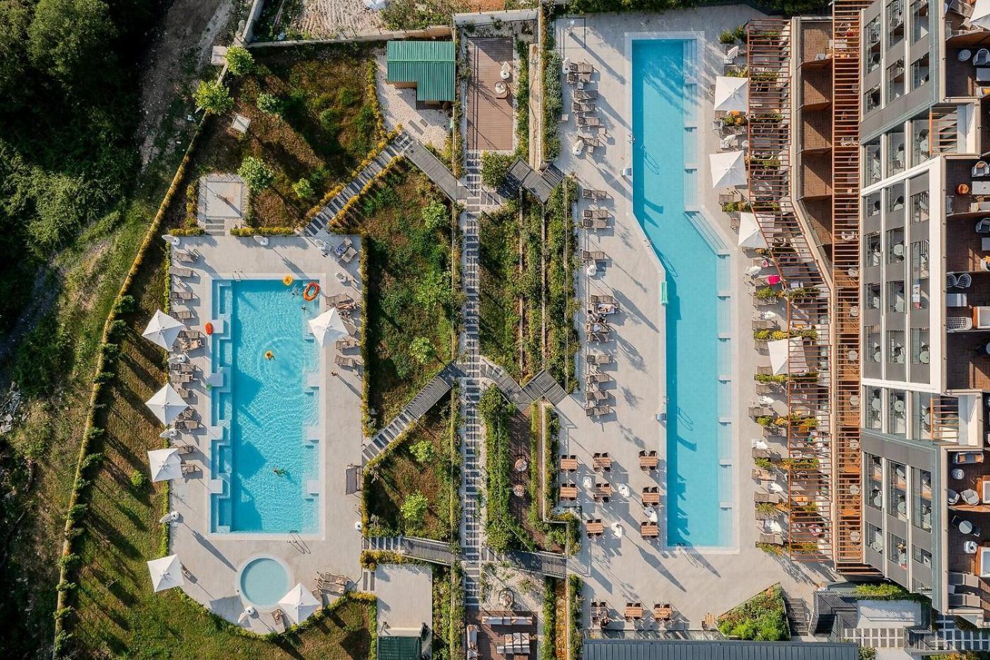 Montenegro Lodge Kavač Extérieur photo Aerial view of the hotel